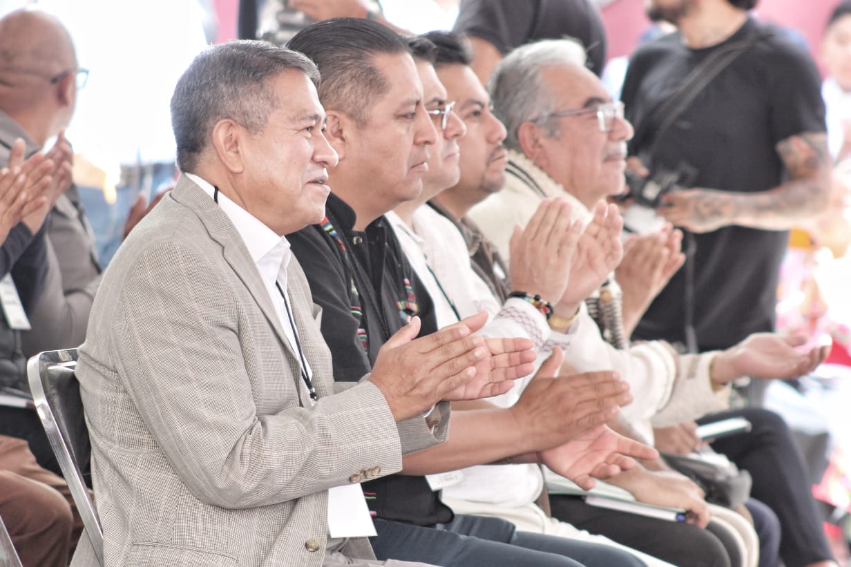 El presidente de Tlaxcala respalda la Consulta Nacional sobre Derechos Indígenas y asiste a asamblea en la capital